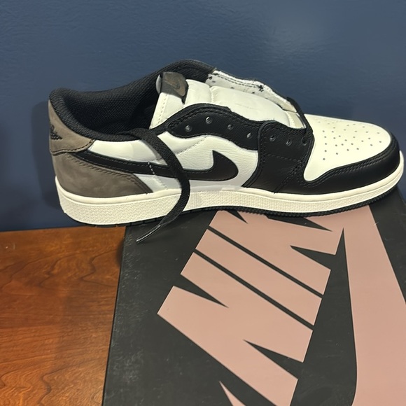 ‼️BNIB‼️ Nike air Jordan 1 retro low OG mocha - Picture 4 of 8
